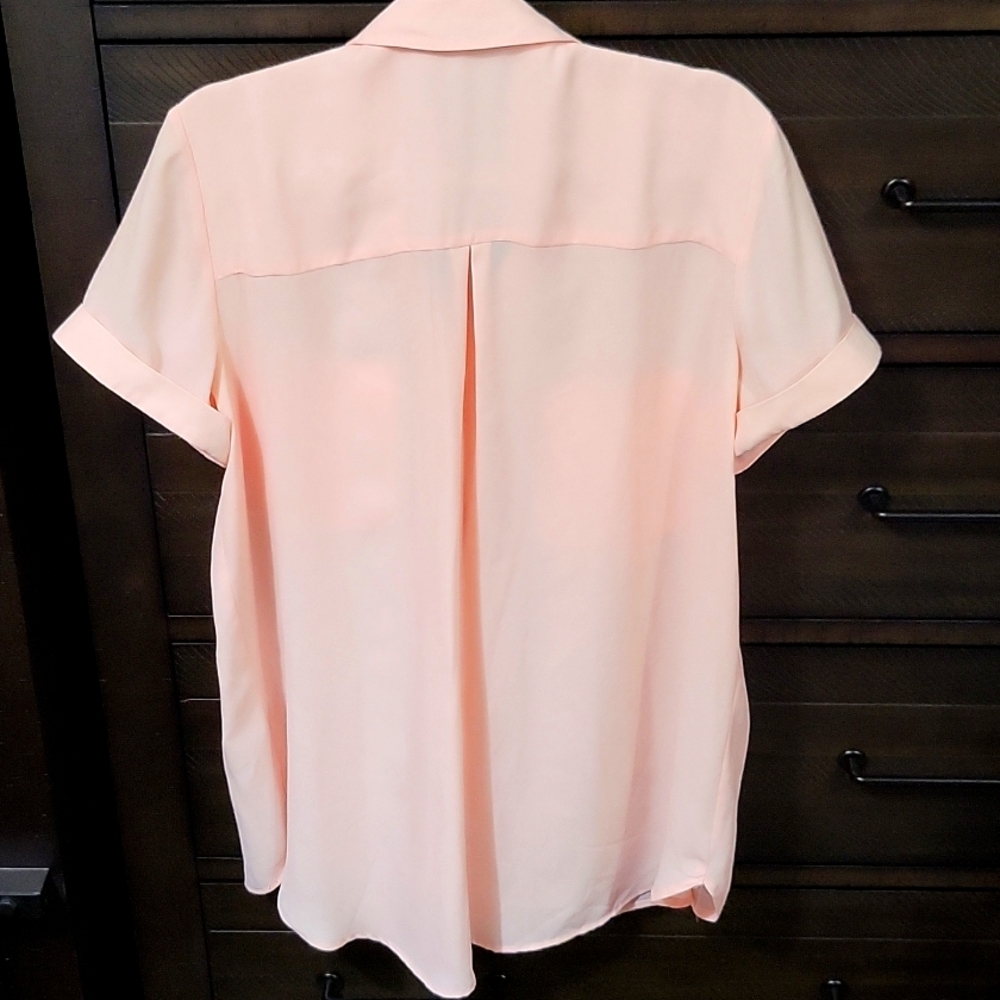 EUC Light Pink Button-Down Tunic. - Picture 2 of 7